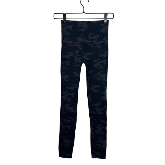Spanx Look at Me Now High-Waisted Seamless Leggings Black camo small petite - Picture 3 of 6